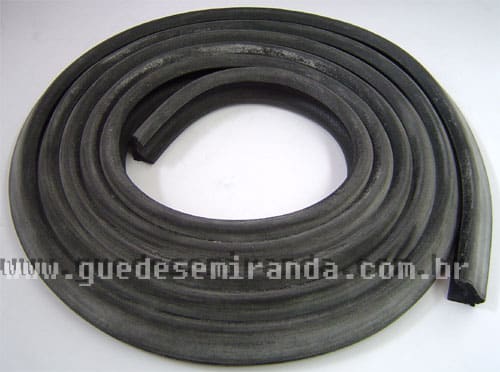 Borracha de capô e Motor Puma GTE / GTS