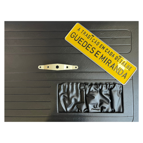 PUXADOR PORTA METAL BEGE NA FORRAÇÃO