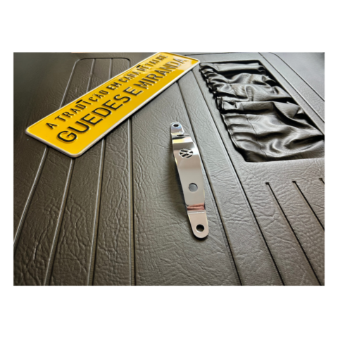 PUXADOR PORTA METAL CROMADO COM LOGO NA FORRAÇÃO (3)