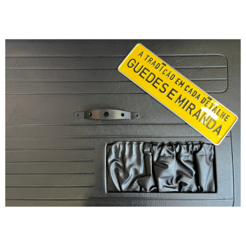 PUXADOR PORTA METAL PRETO NA FORRAÇÃO (2)