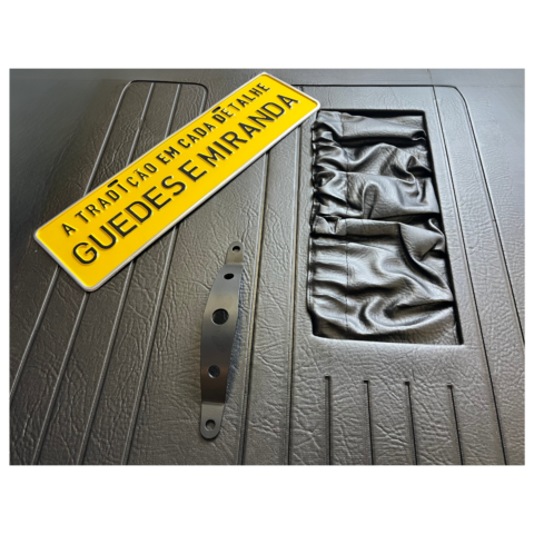 PUXADOR PORTA METAL PRETO NA FORRAÇÃO (4)